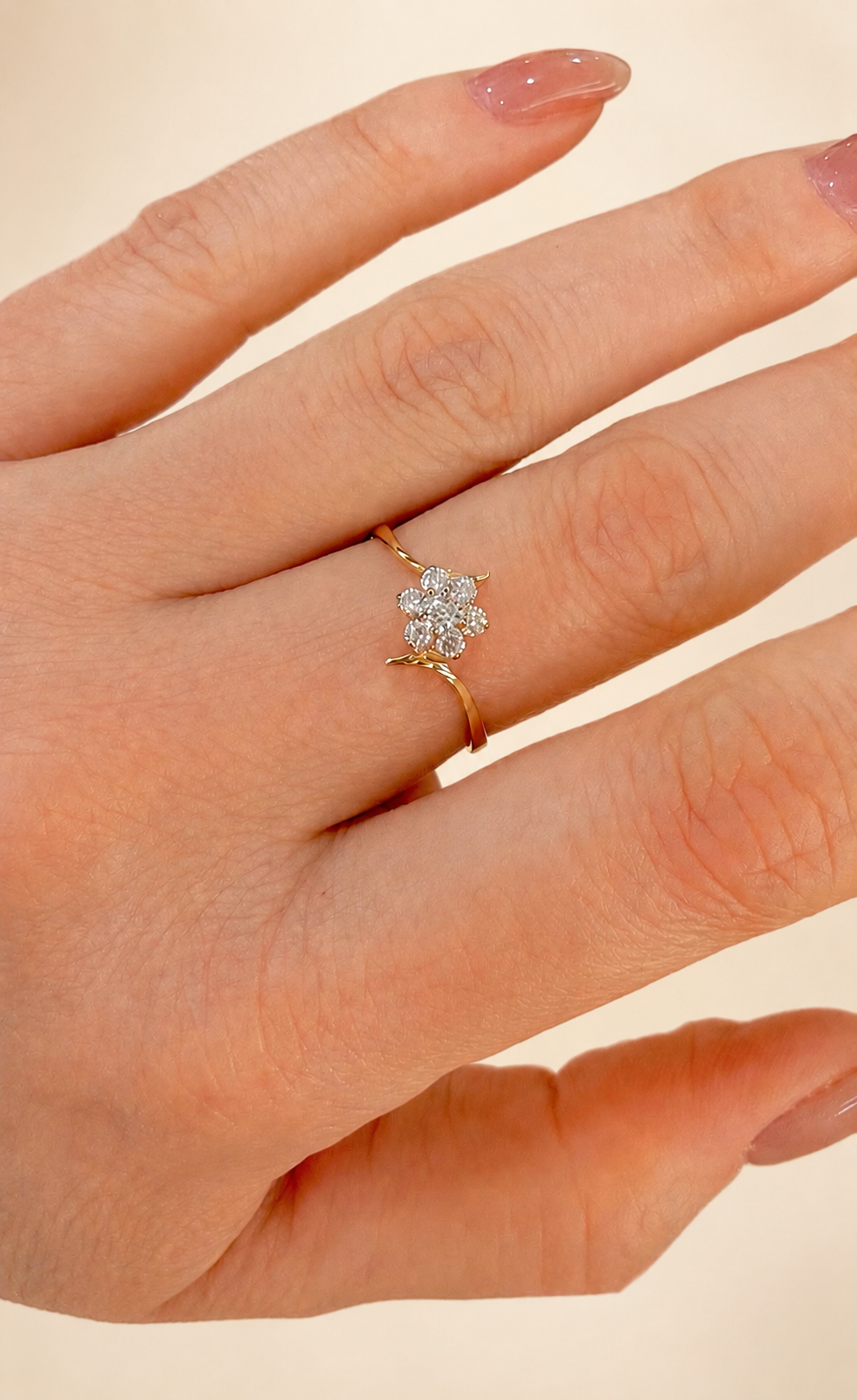 14K Gold Flower Zirconia Ring – Elegant Floral Statement Ring